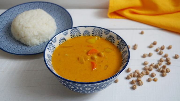 Tajskie curry z ciecierzycą